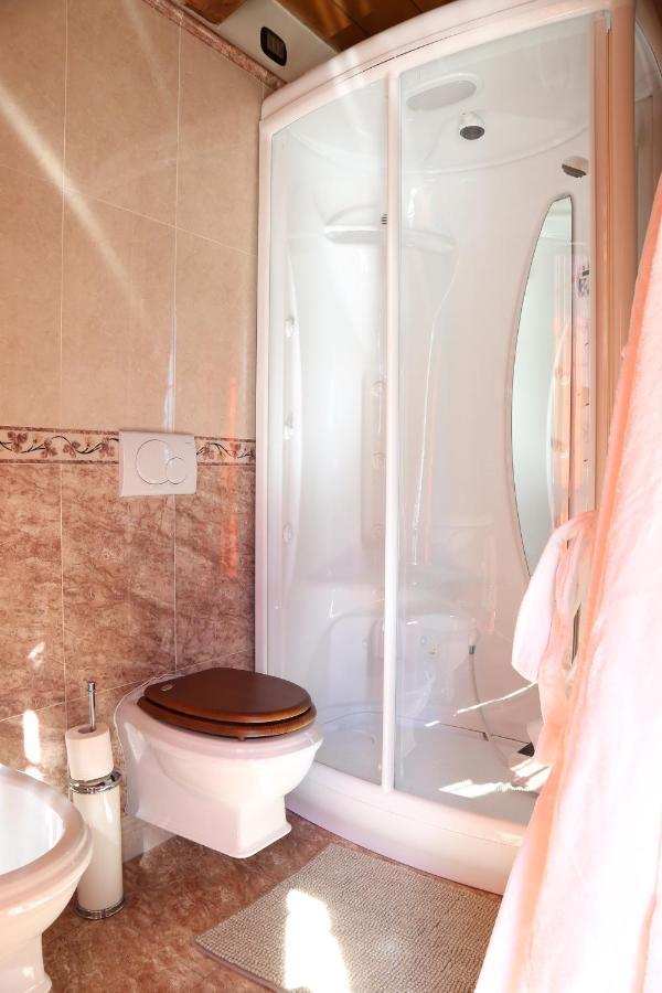 Chambre Double Deluxe avec Douche